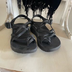Women’s size 7 black chacos Cloud X2 Sandal